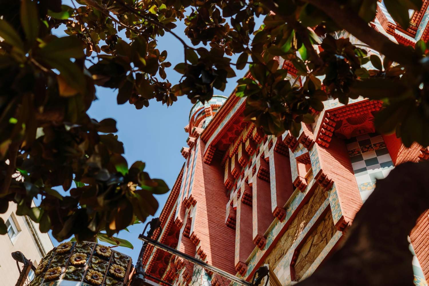 Garden and exterior details of Casa Vicens in Gràcia